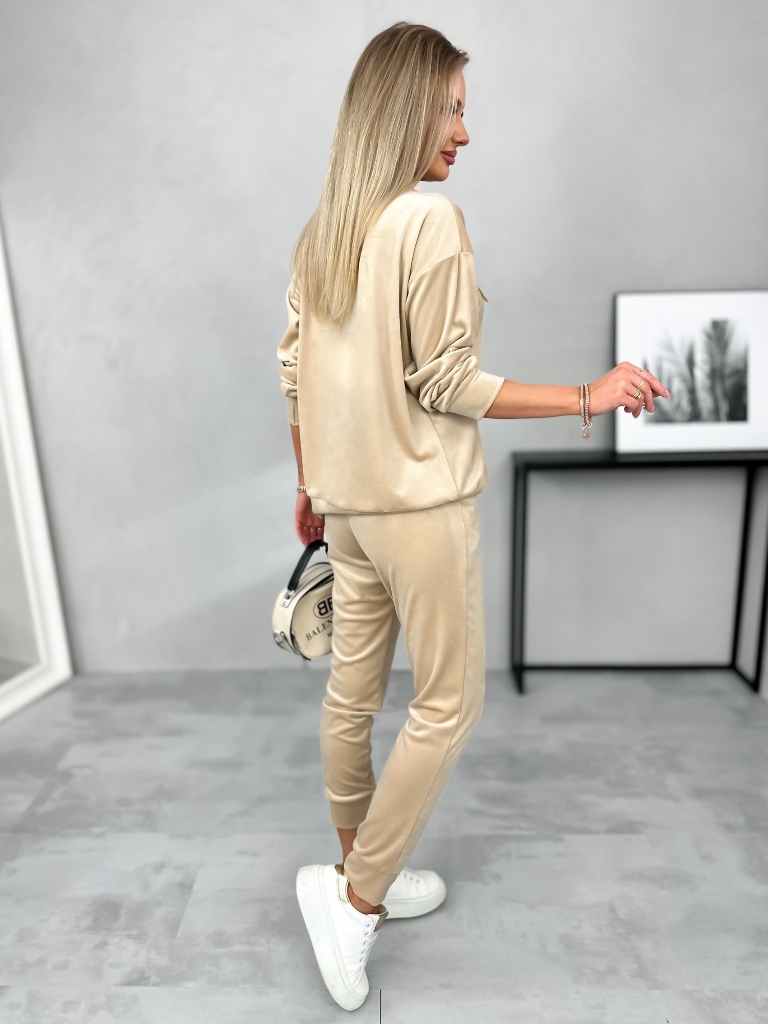 Dres Welurowy Margo Beżowy Dres Welurowy Margo Beżowy