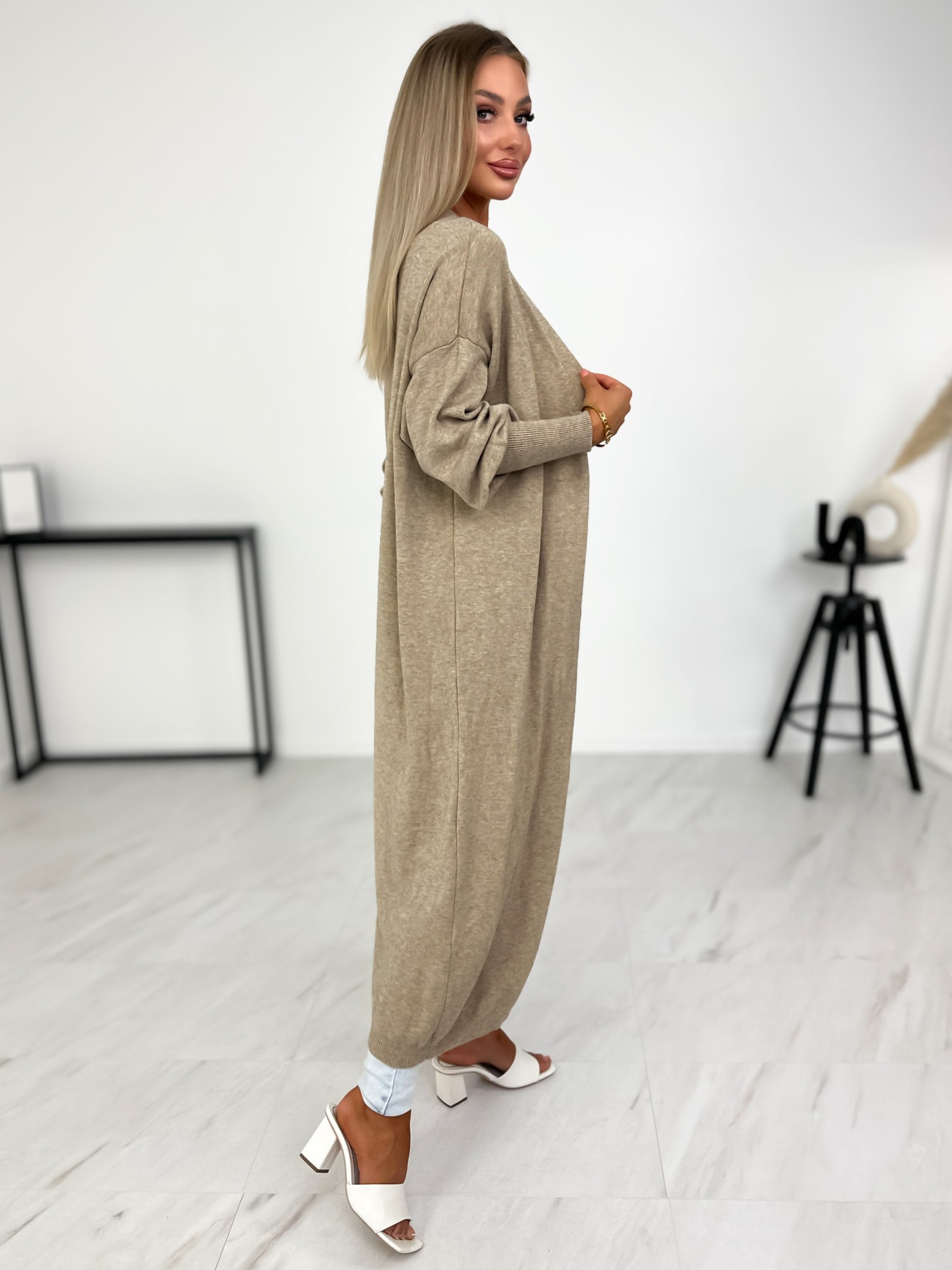 Sweter Long Avola Ciemnobeżowy Sweter Long Avola Ciemnobeżowy