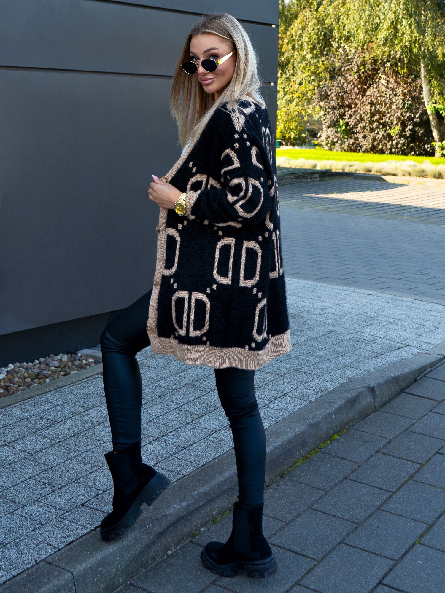 Sweter Trifoi Czarno-Beżowy Sweter Trifoi Czarno-Beżowy