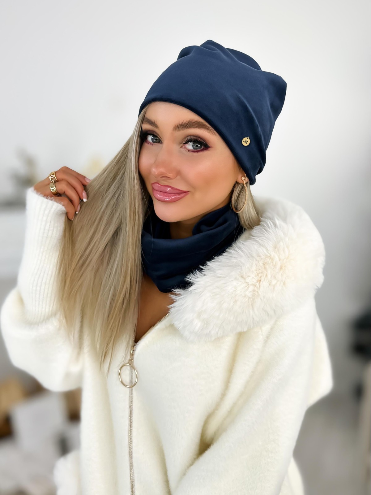 Czapka Z Kominem Adiby Granatowa Czapka Z Kominem Adiby Granatowa