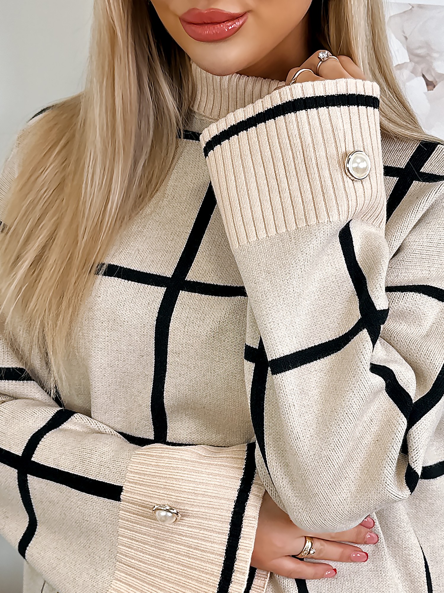 Sweter Nomea Beżowo-Czarny Sweter Nomea Beżowo-Czarny