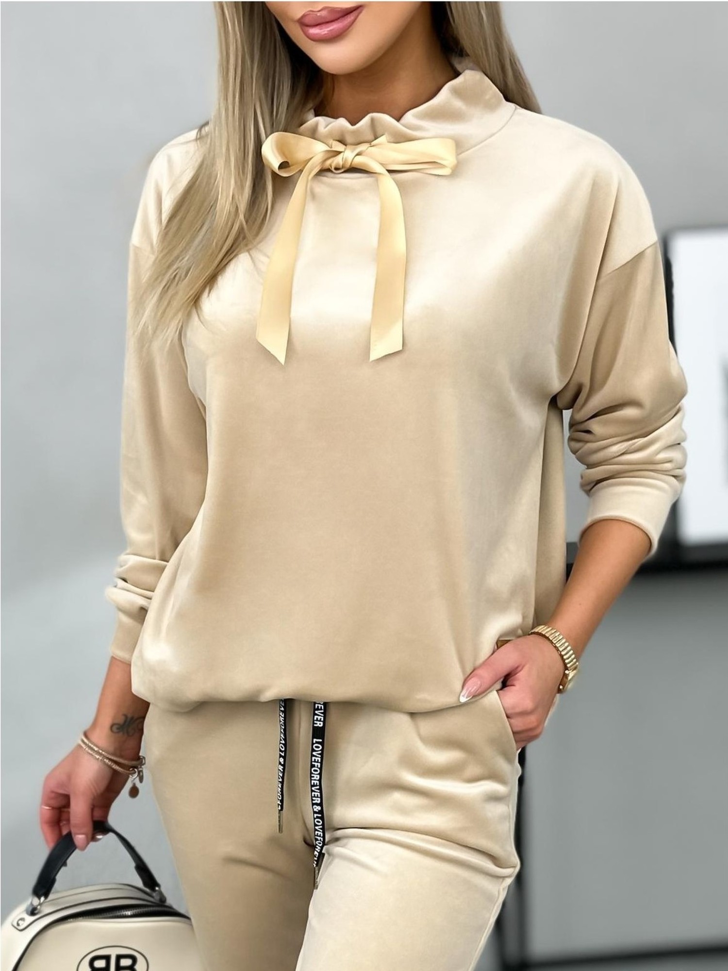 Dres Welurowy Margo Beżowy Dres Welurowy Margo Beżowy