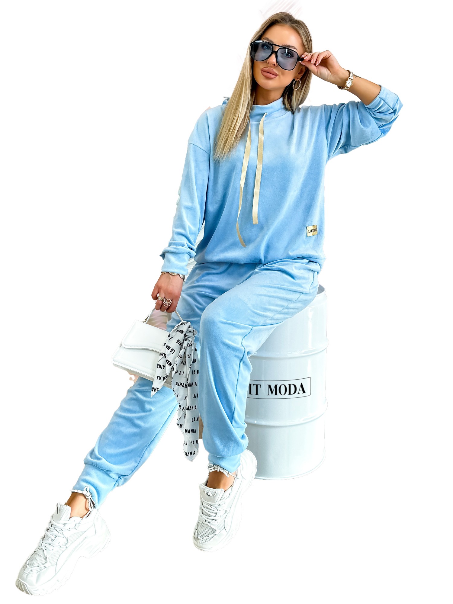 Dres Welurowy Margo Two Błękitny Dres Welurowy Margo Two Błękitny