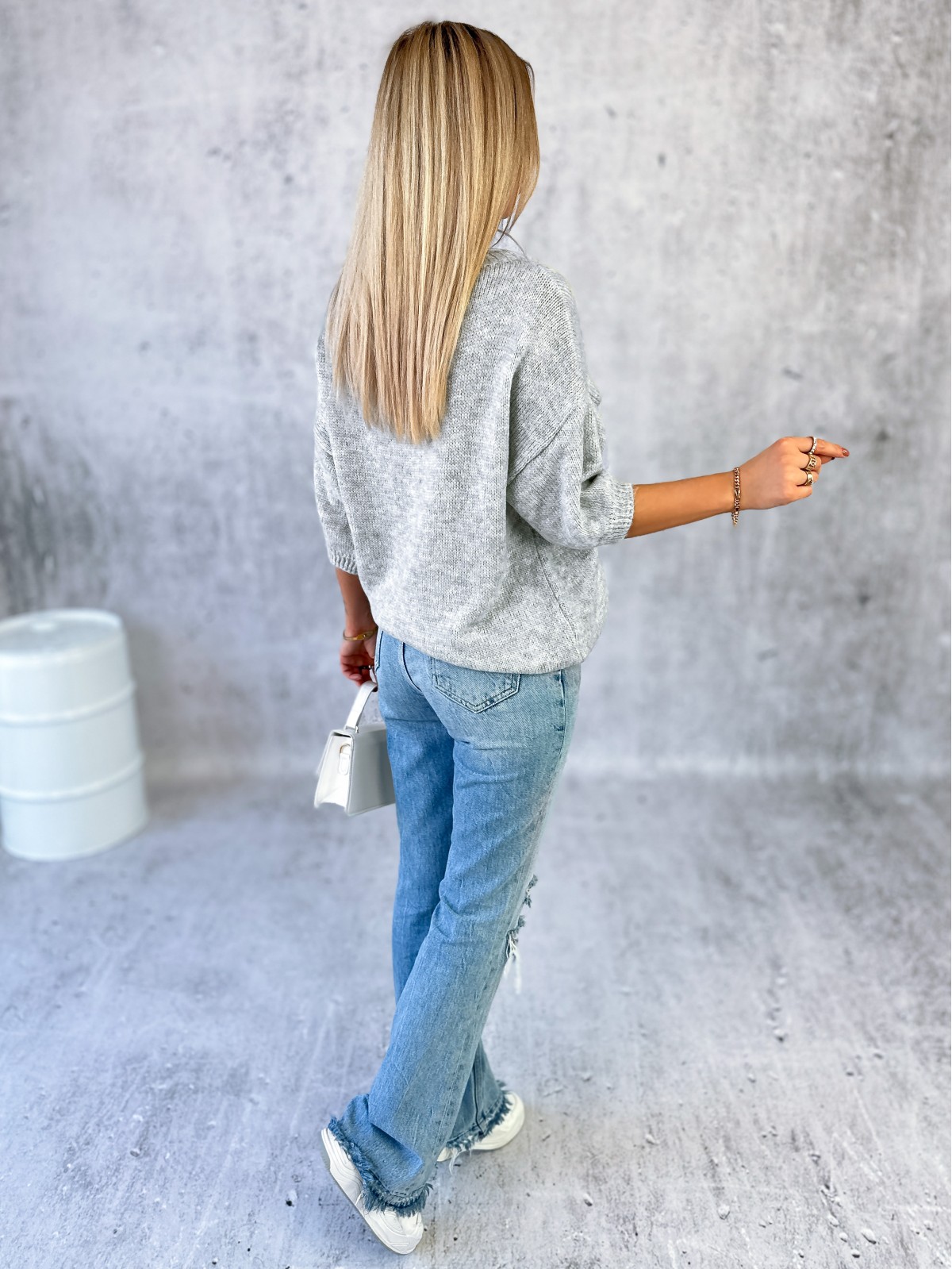 Sweter Mon Cheri Jasnoszary Sweter Mon Cheri Jasnoszary