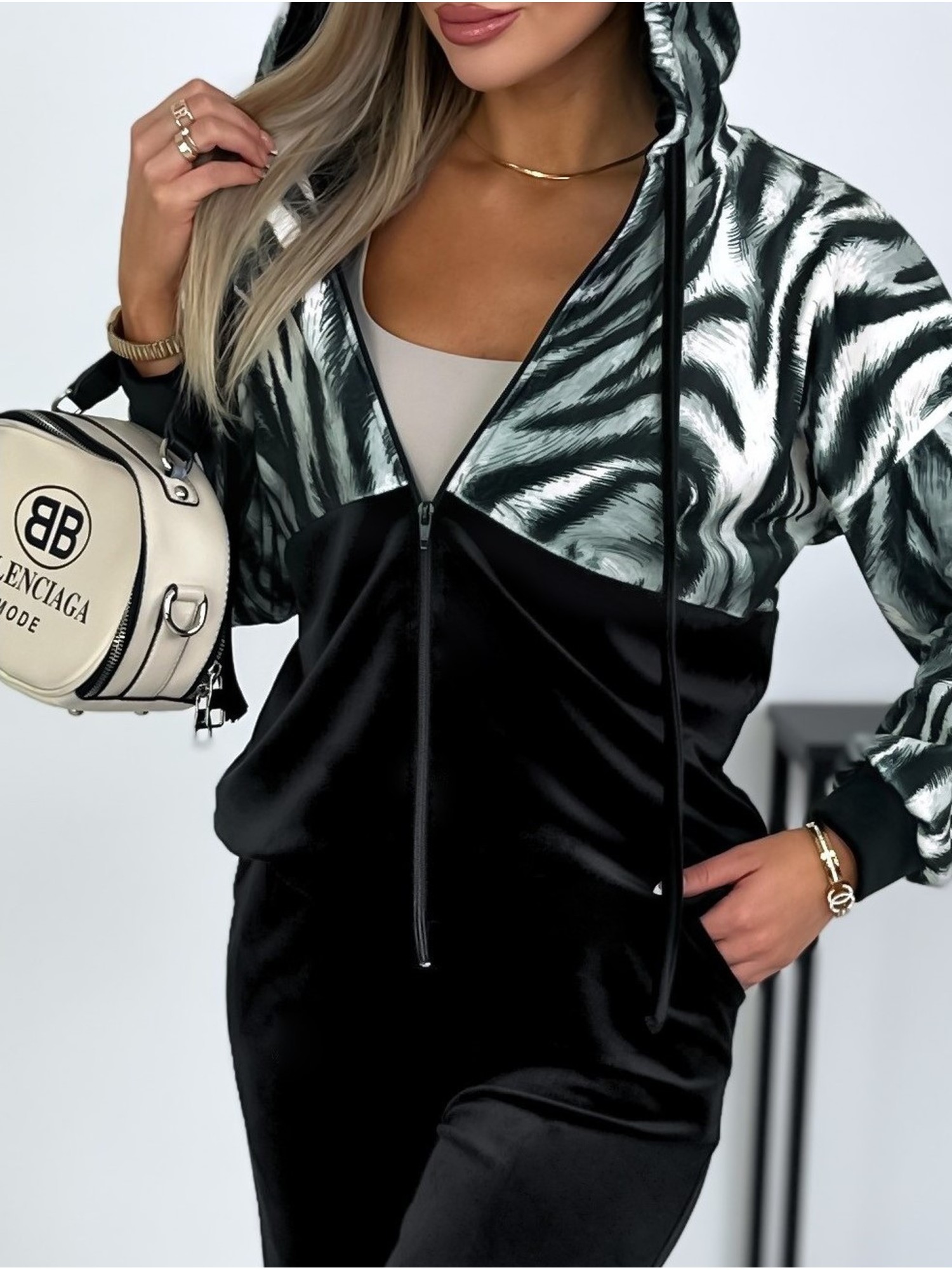 Dres Welurowy Mareo 23 Dres Welurowy Mareo 23