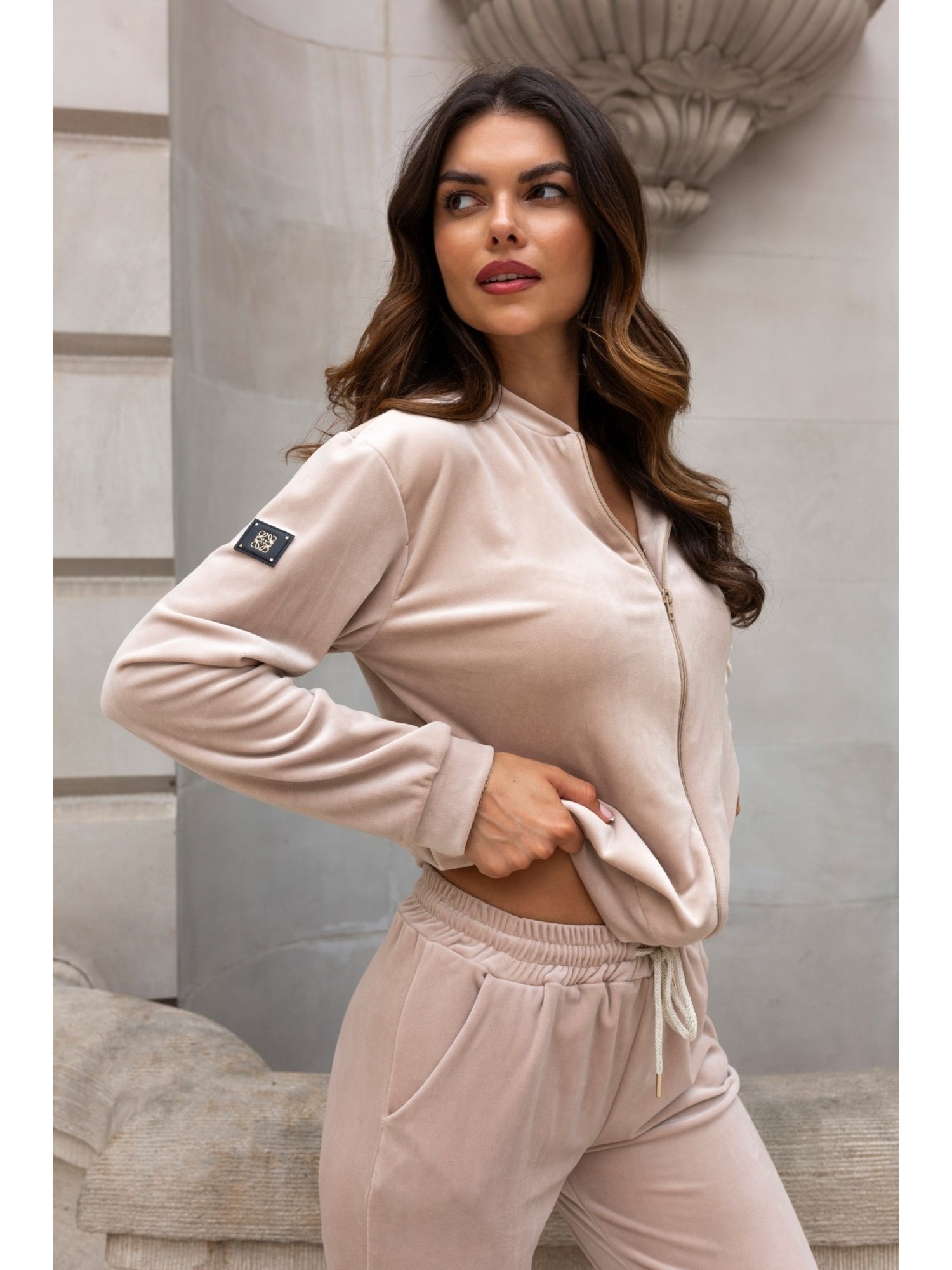 Dres Welurowy Suerto Beżowy Dres Welurowy Suerto Beżowy
