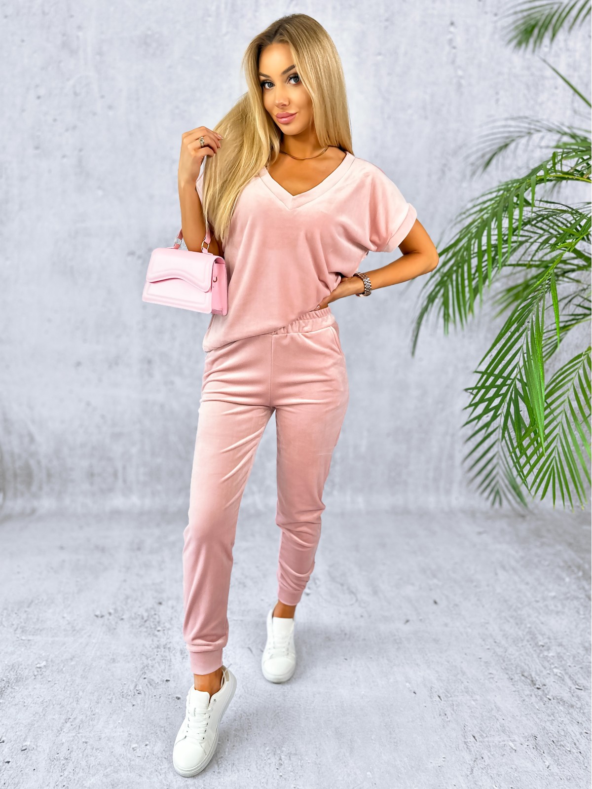 Dres Welurowy Candy Short Pudrowy Róż Dres Welurowy Candy Short Pudrowy Róż