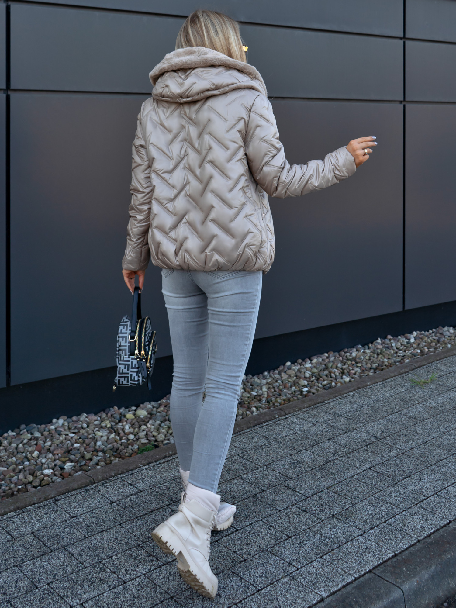 Kurtka Ibomi Two Ciemnobeżowa