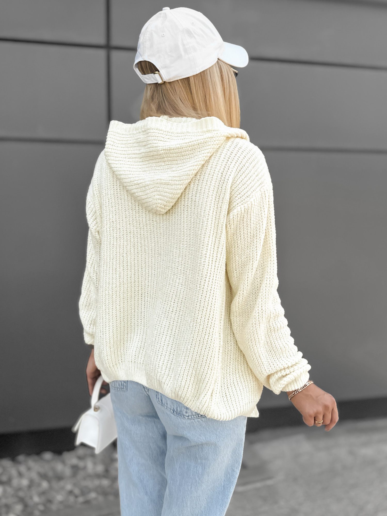 Sweter Jolian Jasnobeżowy Sweter Jolian Jasnobeżowy