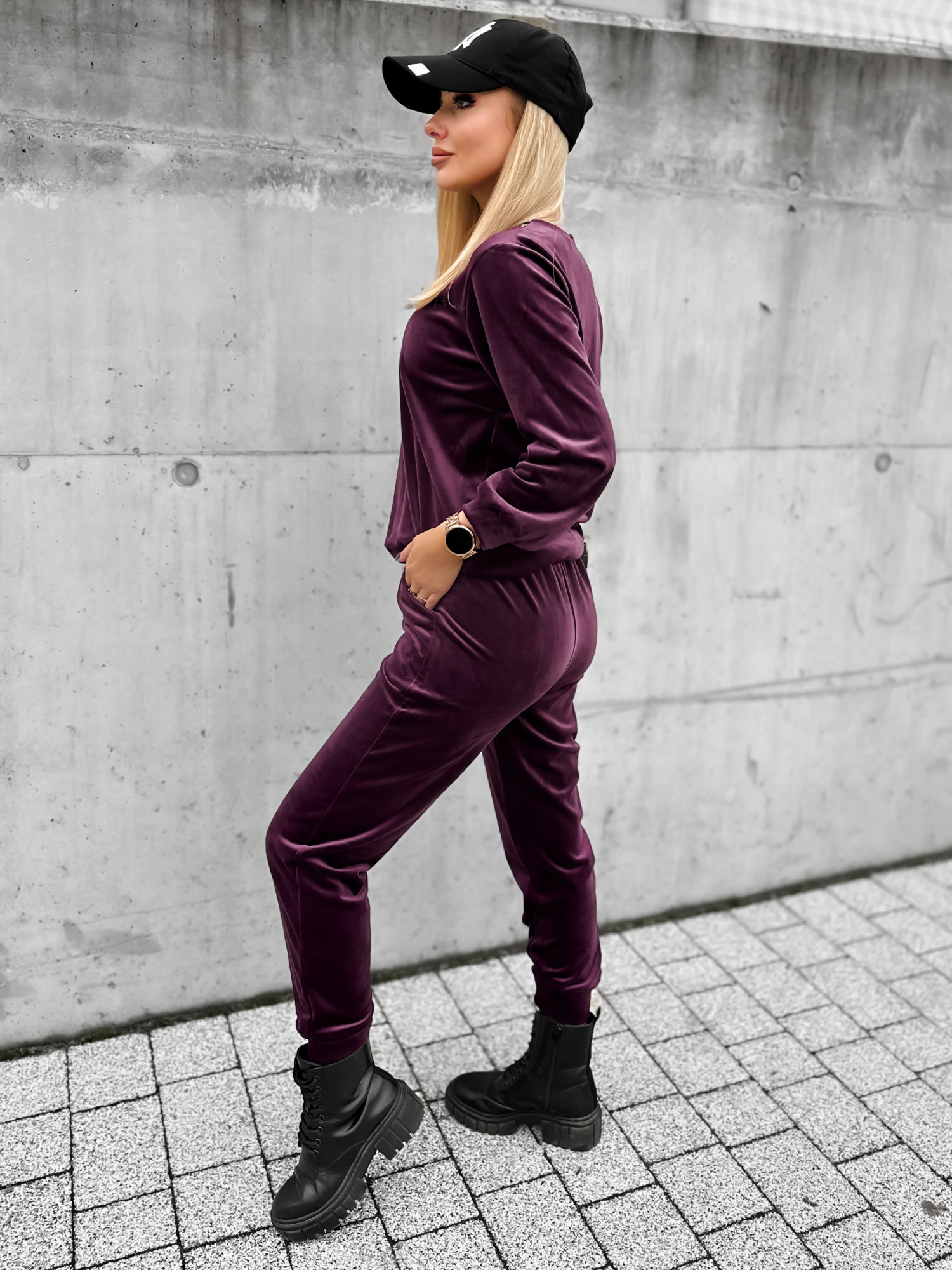 Dres Carla Śliwkowy Dres Carla Śliwkowy