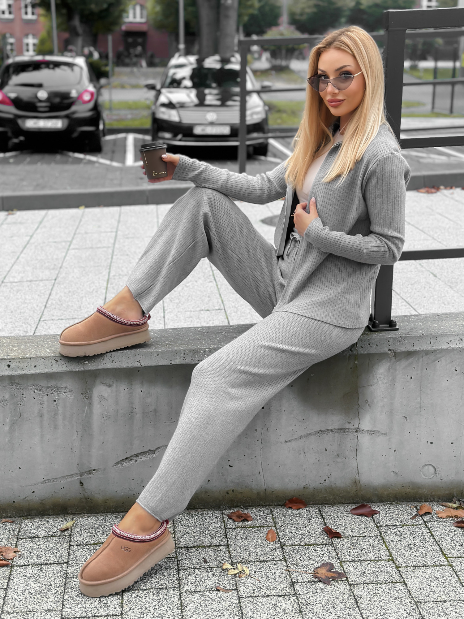 Komplet Sweterkowy Kourtney Szary Komplet Sweterkowy Kourtney Szary