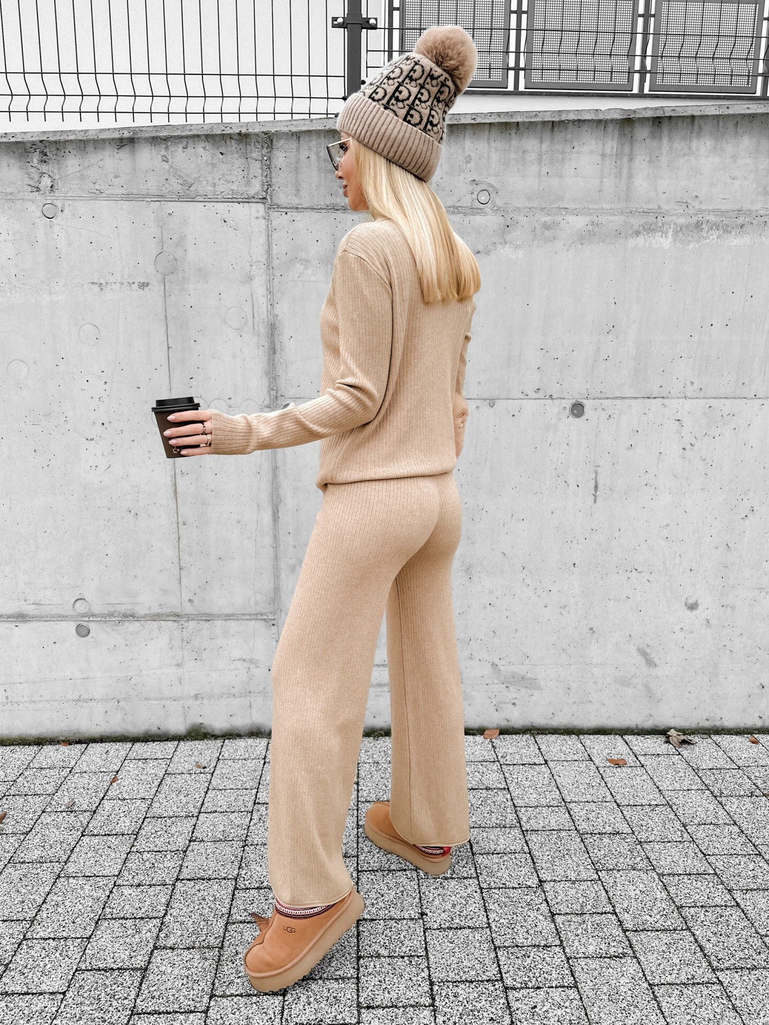 Komplet Sweterkowy Kourtney Beżowy Komplet Sweterkowy Kourtney Beżowy