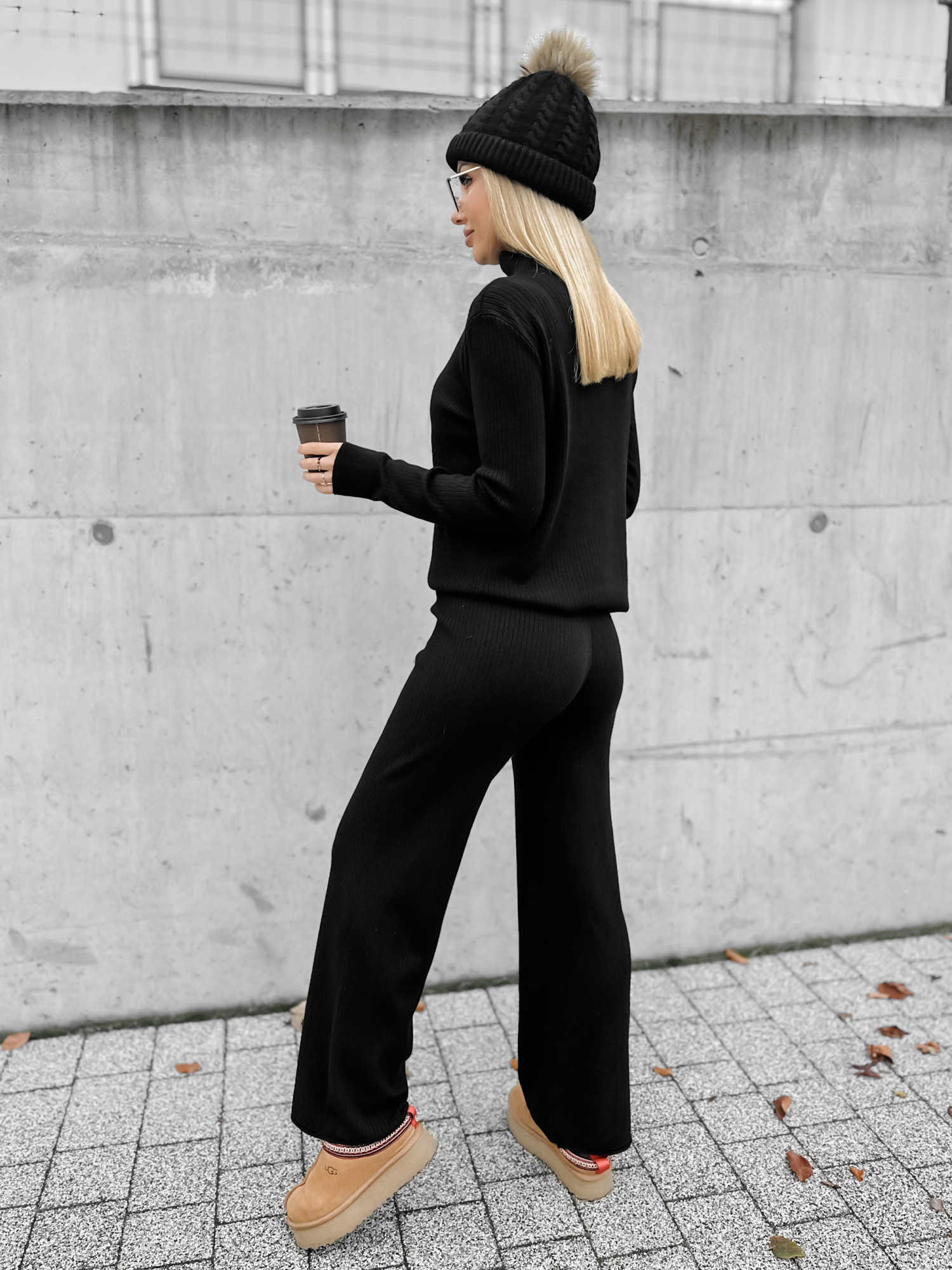 Komplet Sweterkowy Kourtney Czarny Komplet Sweterkowy Kourtney Czarny