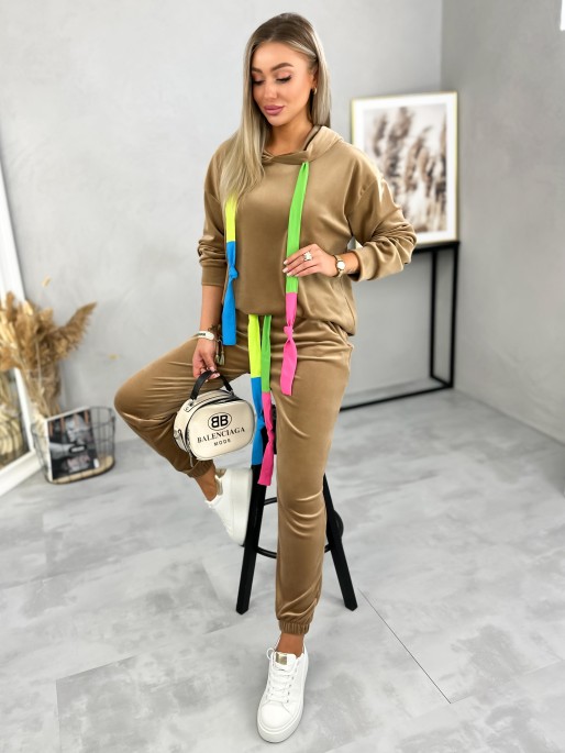 Dres Welurowy Lyann Camelowy Dres Welurowy Lyann Camelowy